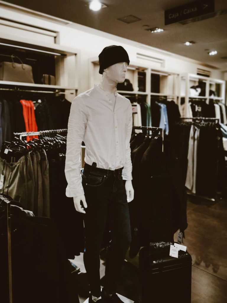 Como a moda influencia o comportamento de compra dos jovens